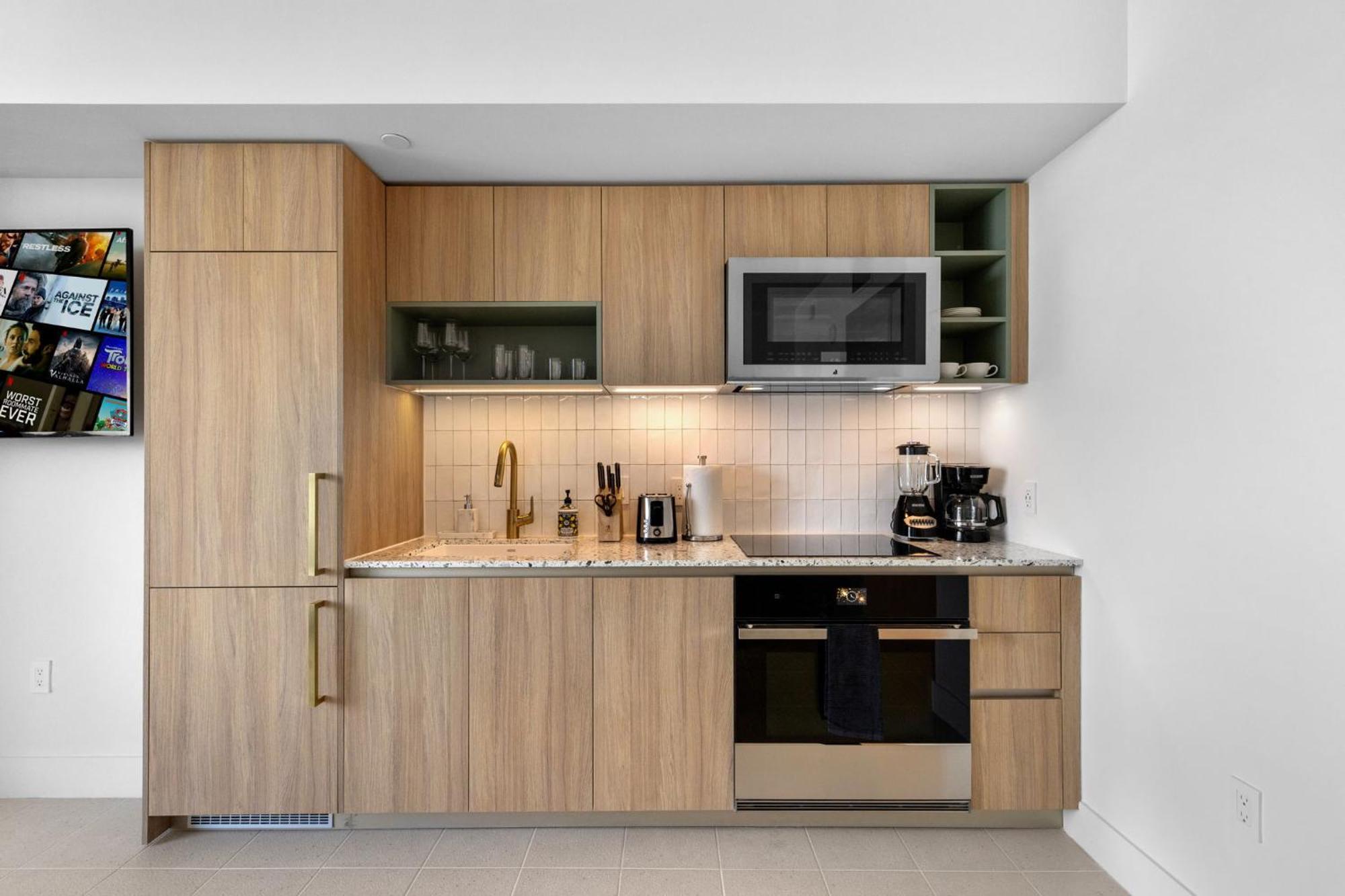 Apartment 44flr W Free Parking