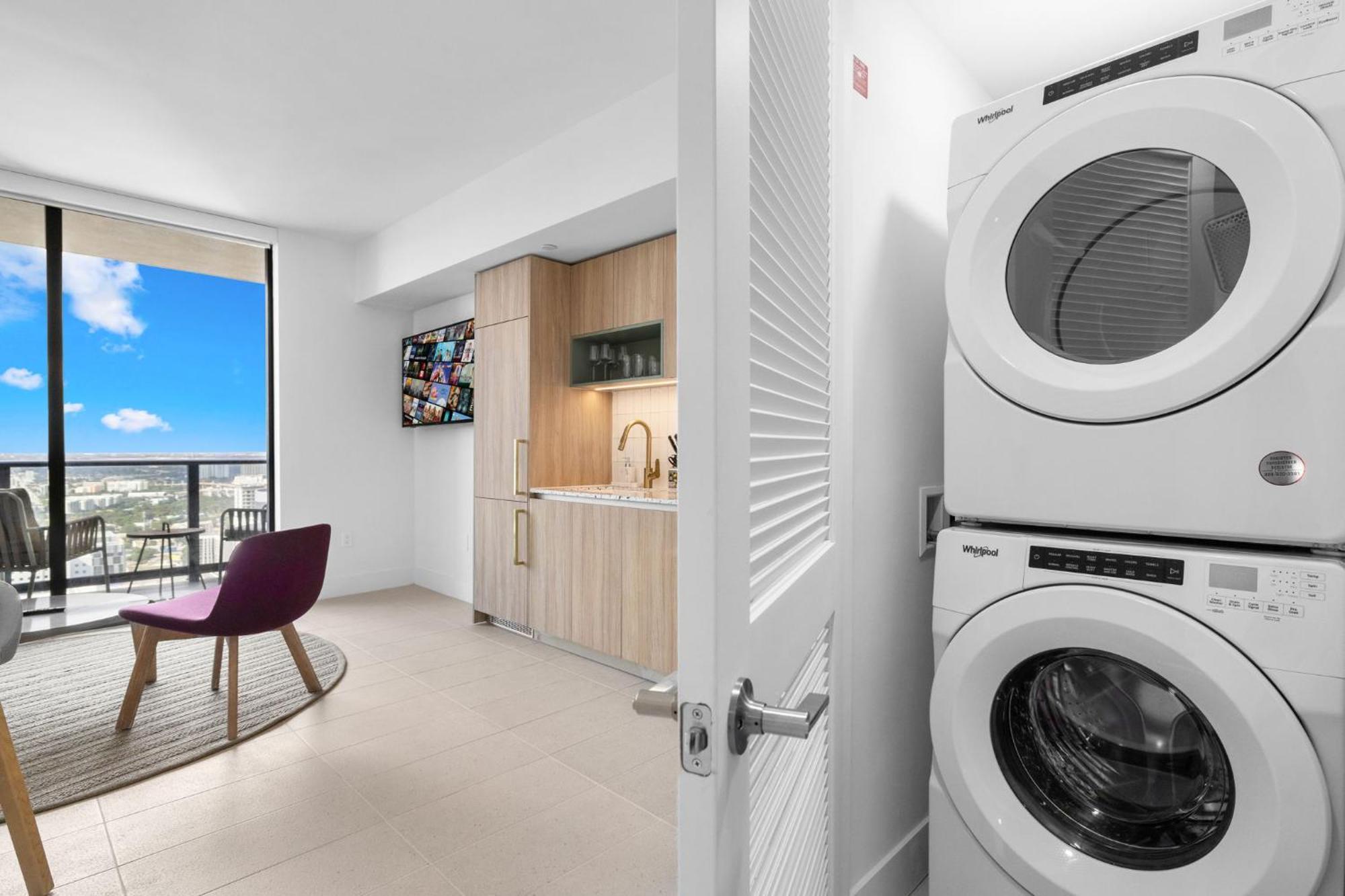Apartment 44flr W Free Parking *