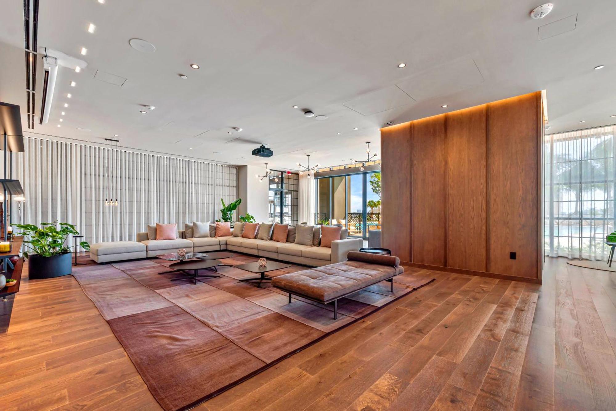44flr W Free Parking * Miami